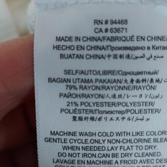 Classic Minimalist Crew Neck Sweater BCBGeneration Relaxed Fit Effortless Cozy - Picture 5 of 5